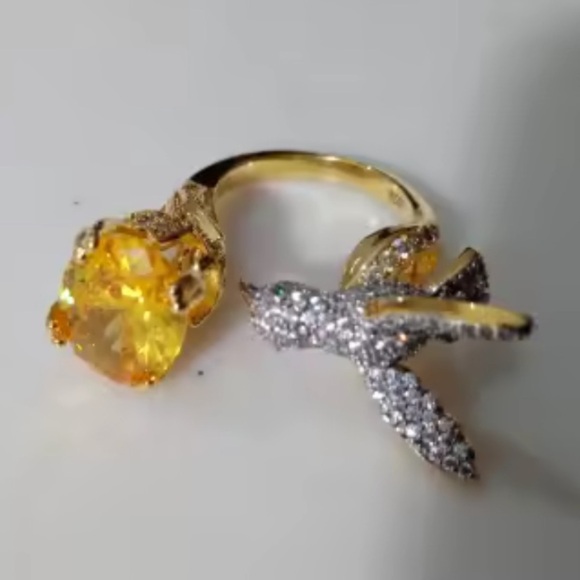 Hummingbird Royal Champagne Crystal Ring - Picture 4 of 8